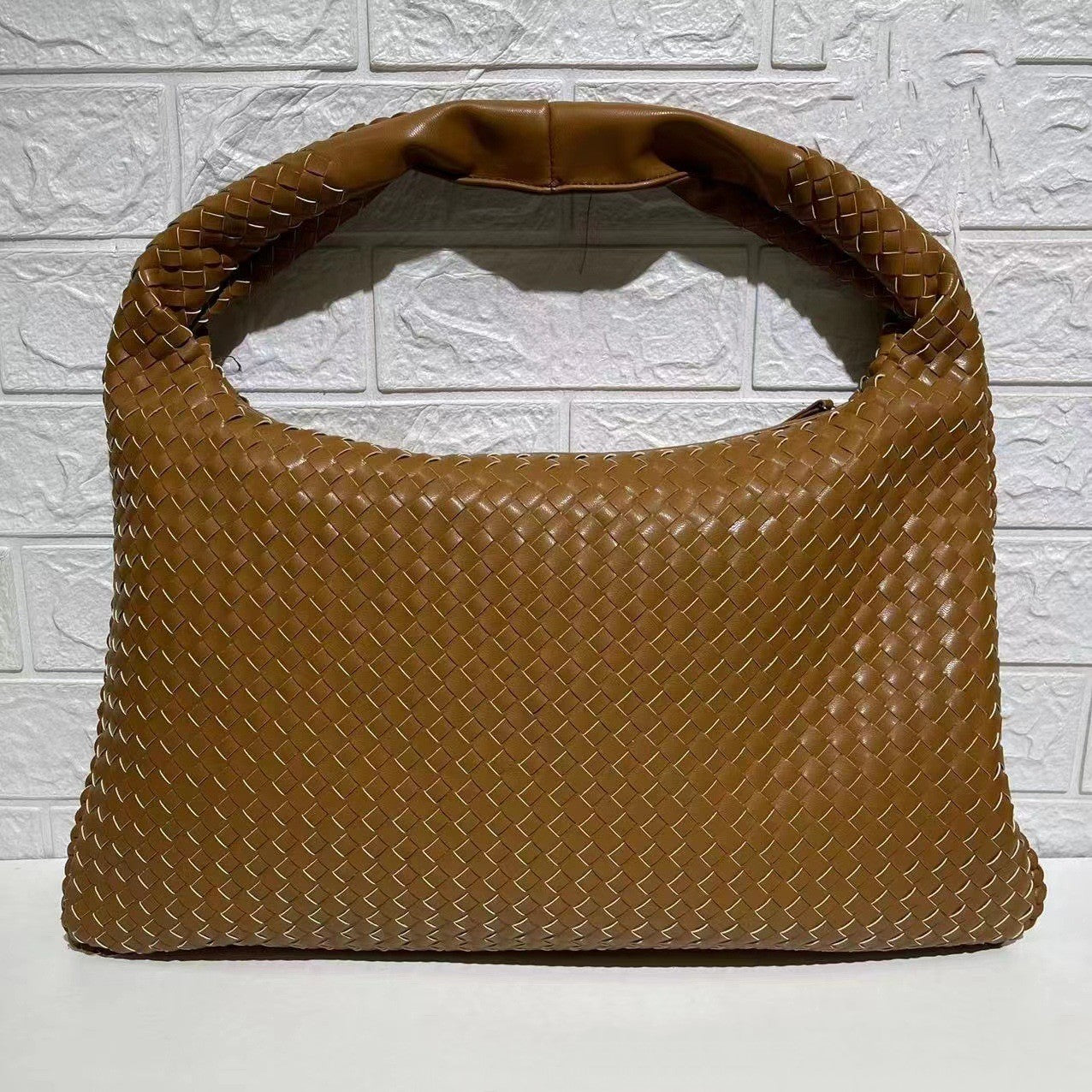 Large Capacity Woven Shoulder Handbag