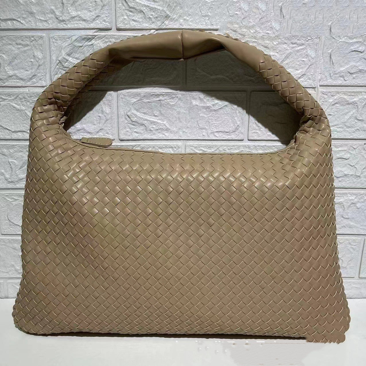 Large Capacity Woven Shoulder Handbag