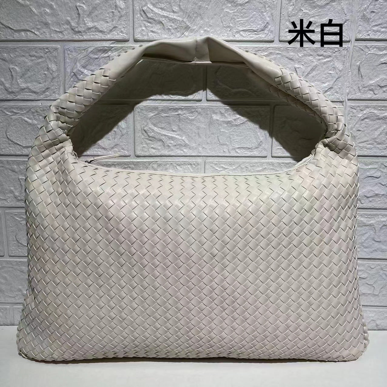 Large Capacity Woven Shoulder Handbag