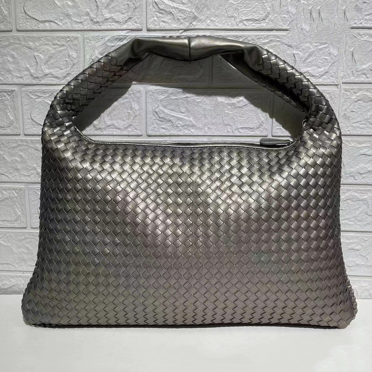 Large Capacity Woven Shoulder Handbag