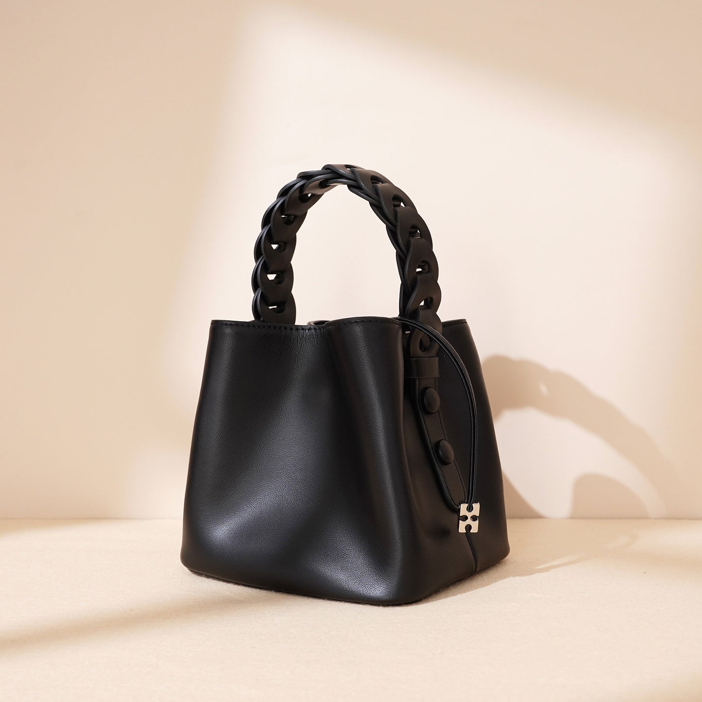 Hand-woven Mini Bucket Bag